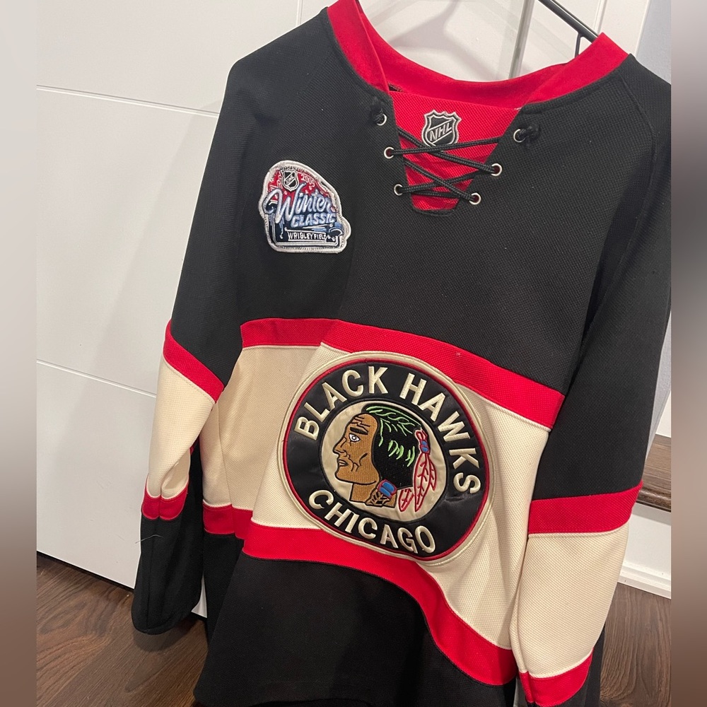 Chicago Blackhawks jersey.